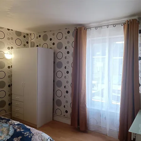 Happy House Hotel *